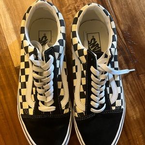 Womens Vans Checkered size 9 worn maybe once or twice great condition.